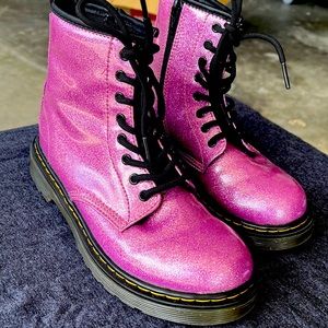 Dr. Martens Hot pink